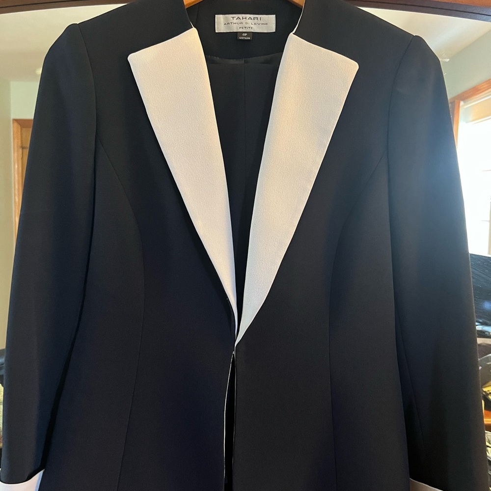 Tahari Set of Suite
